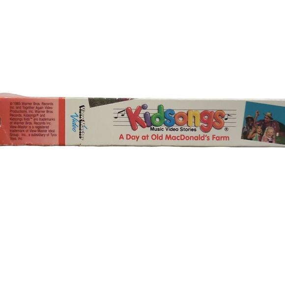 Kidsongs A Day at Old McDonald's Farm - Picture 2 of 4